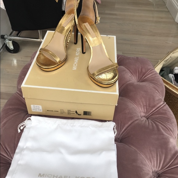 Michael Kors Cracked Metallic Leather And Suede Sandals sold T - Picture 6 of 13